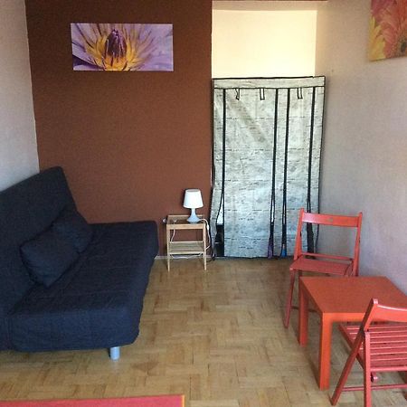 Comedy Apartment Βουδαπέστη Δωμάτιο φωτογραφία