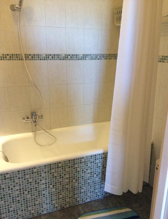 Comedy Apartment Βουδαπέστη Δωμάτιο φωτογραφία